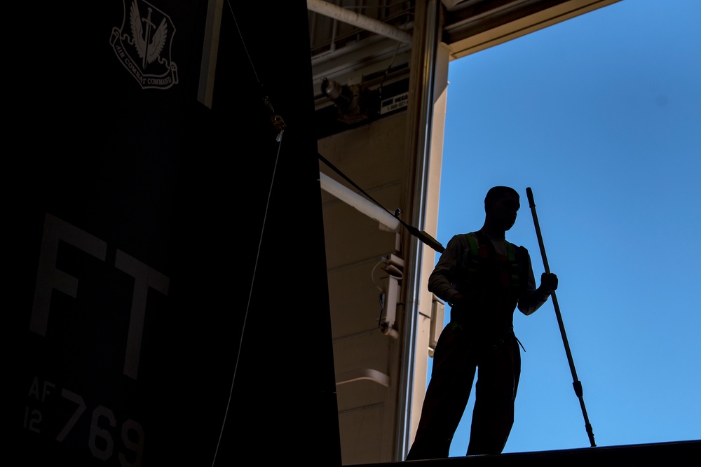 Combat King gets 'royal' treatment during wash