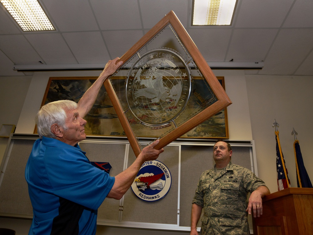 The 123rd Fighter Squadron receives art donation