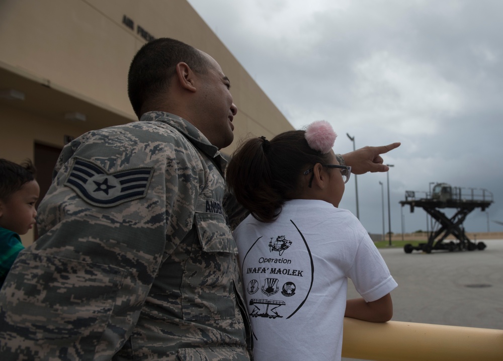 Reservist families, children learn about military life