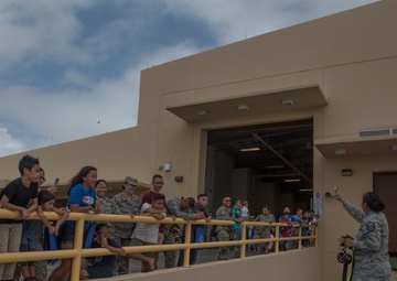 Reservist families, children learn about military life