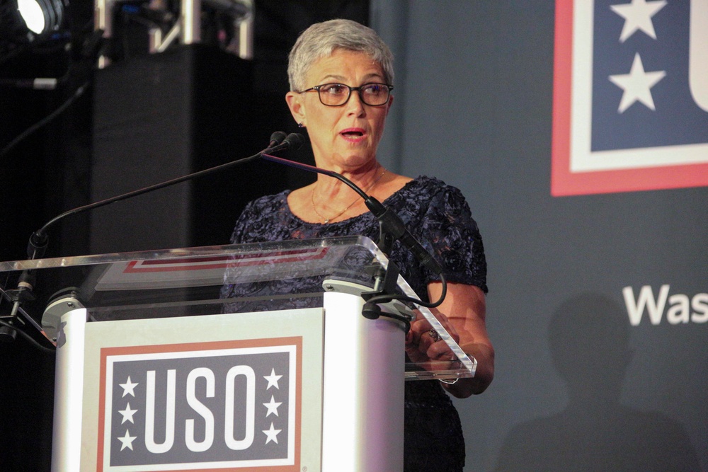 CMC and Mrs. Neller Attend USO Military Spouse Dinner