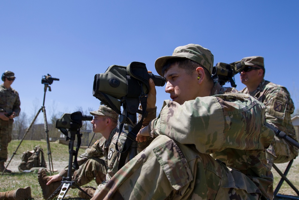 Soldiers Spot through Scope