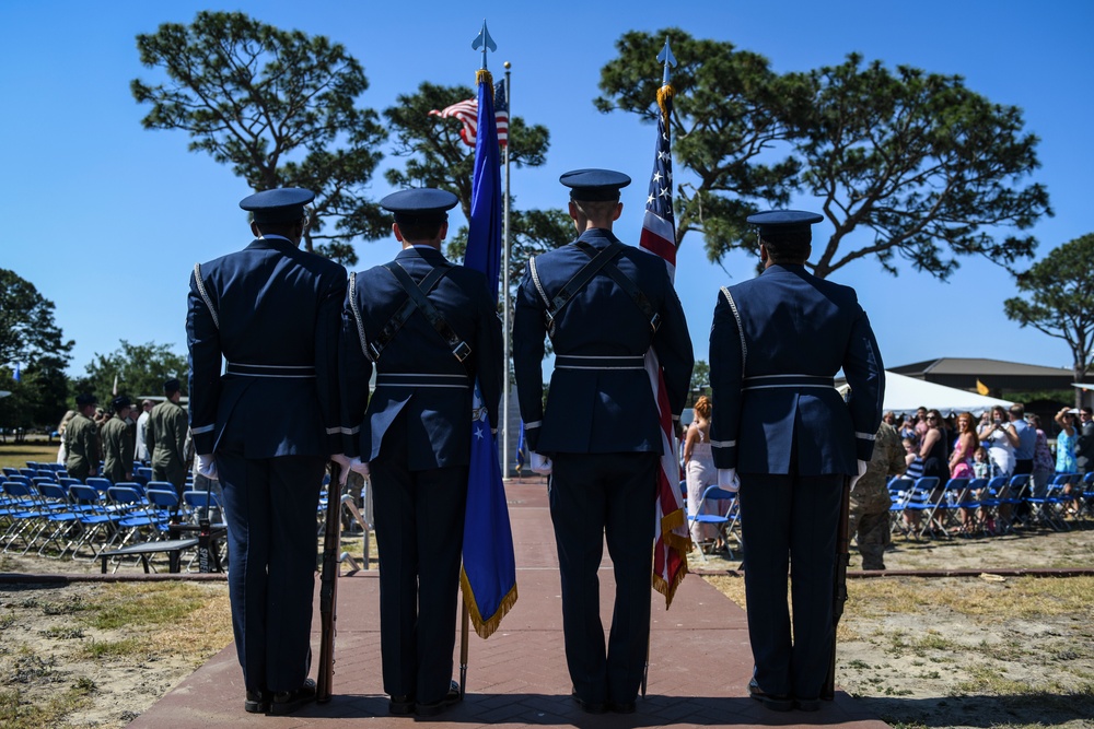 24 Airmen awarded Distinguished Flying Cross