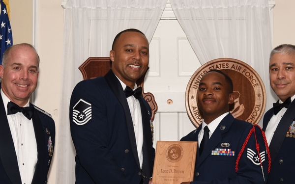 ALS Class 18-4 graduates