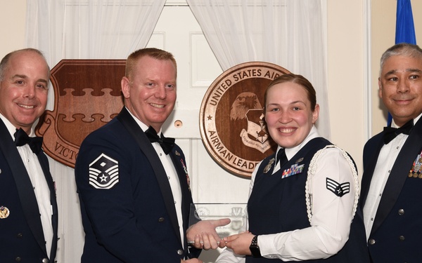 ALS Class 18-4 graduates