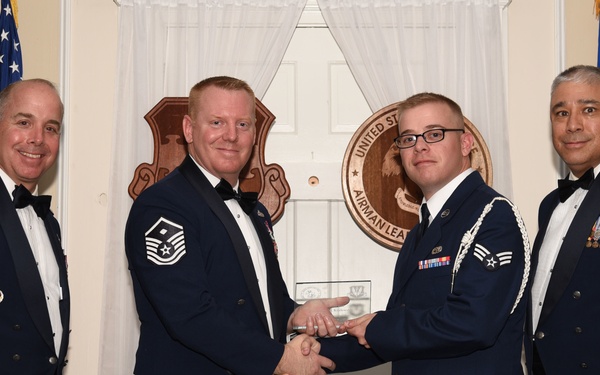 ALS Class 18-4 graduates