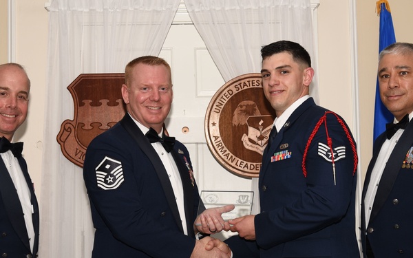 ALS Class 18-4 graduates