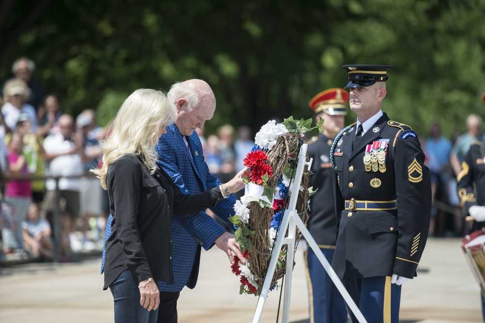 DVIDS - Images - Terry Bradshaw With USO-Metro Participates in an Army ...