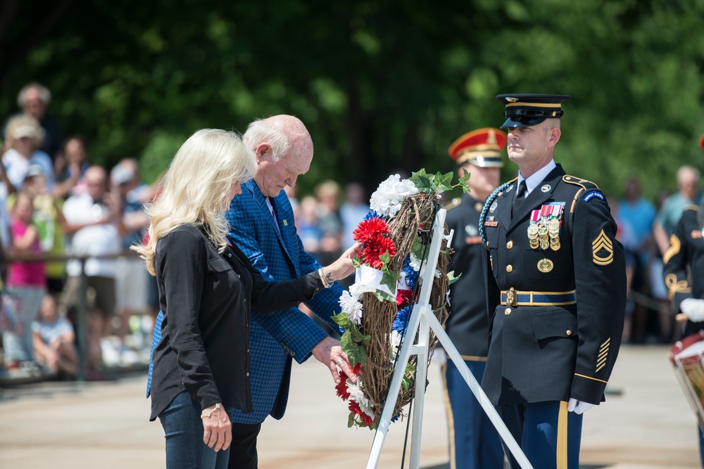 Terry Bradshaw With USO-Metro Participates in an Army Special Honors Wreath-Laying at the Tomb of the Unknown Soldier