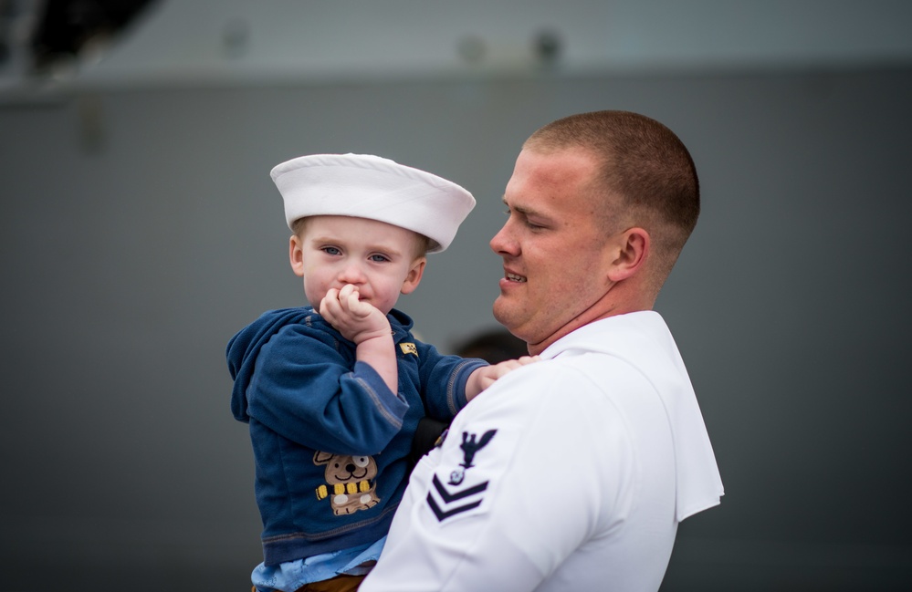 USS Dewey Homecoming