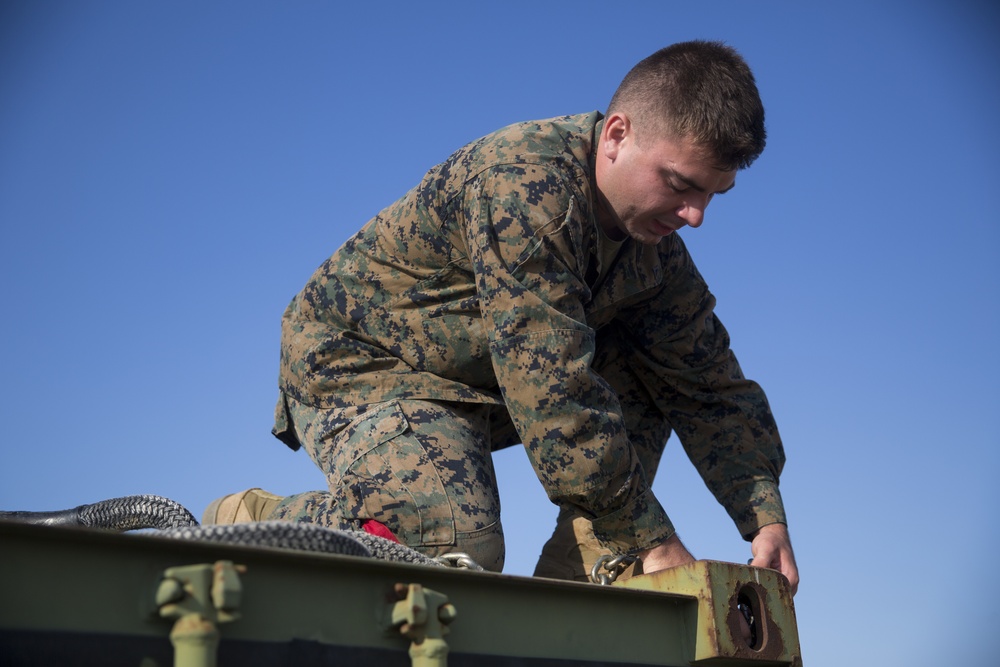 Lift Off: SPMAGTF-CR-AF LCE 18.2 practices external lift operations