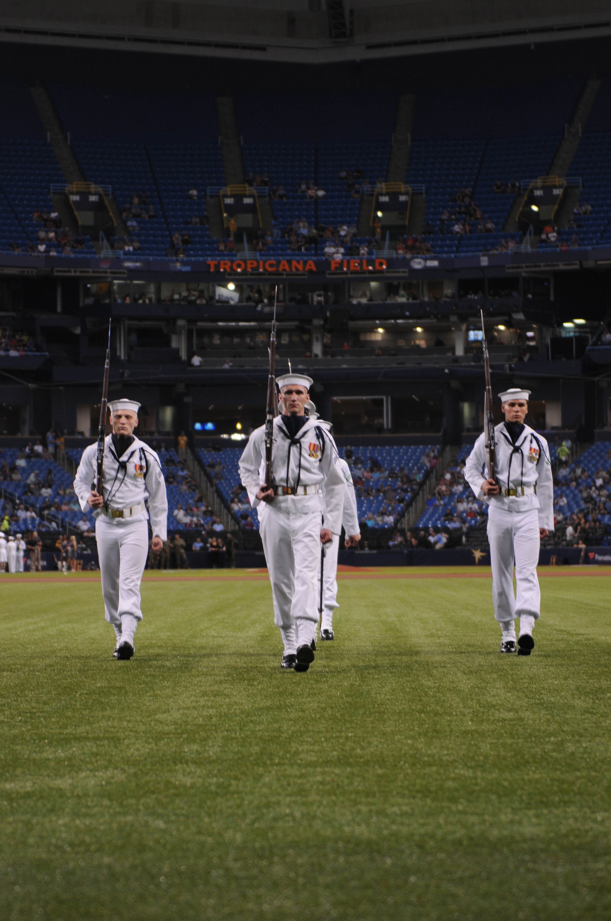 DVIDS - Images - Tampa Bay Rays Mascot and US Sailor [Image 4 of 4]