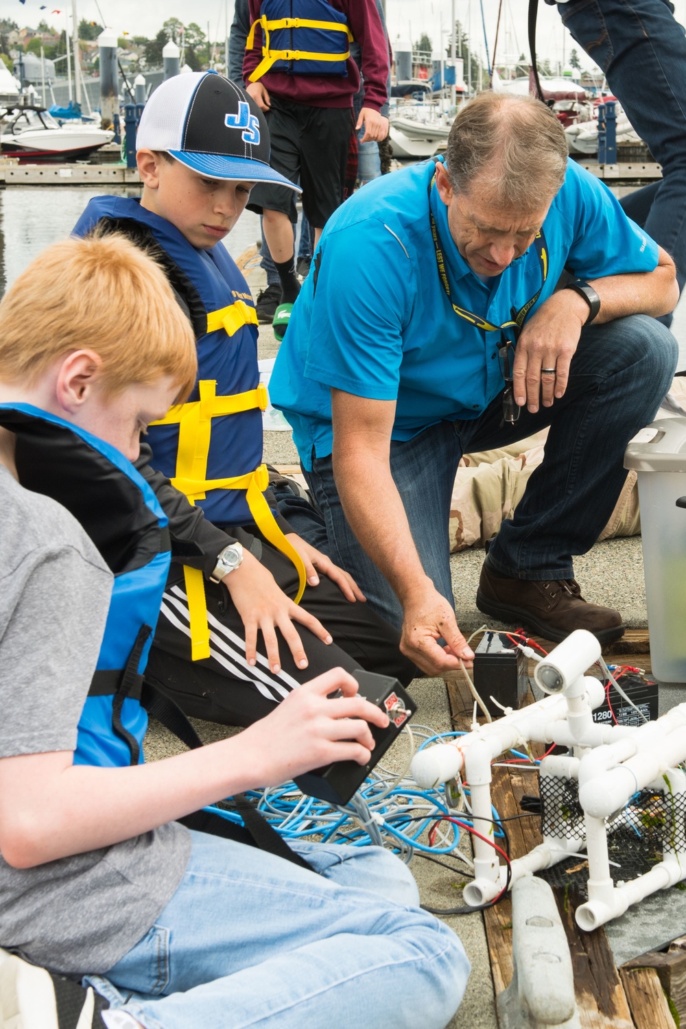 PSNS Teams With NUWC to Help Students Explore Marine Life