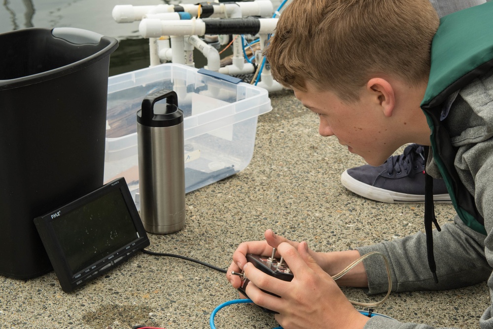 PSNS Teams With NUWC to Help Students Explore Marine Life