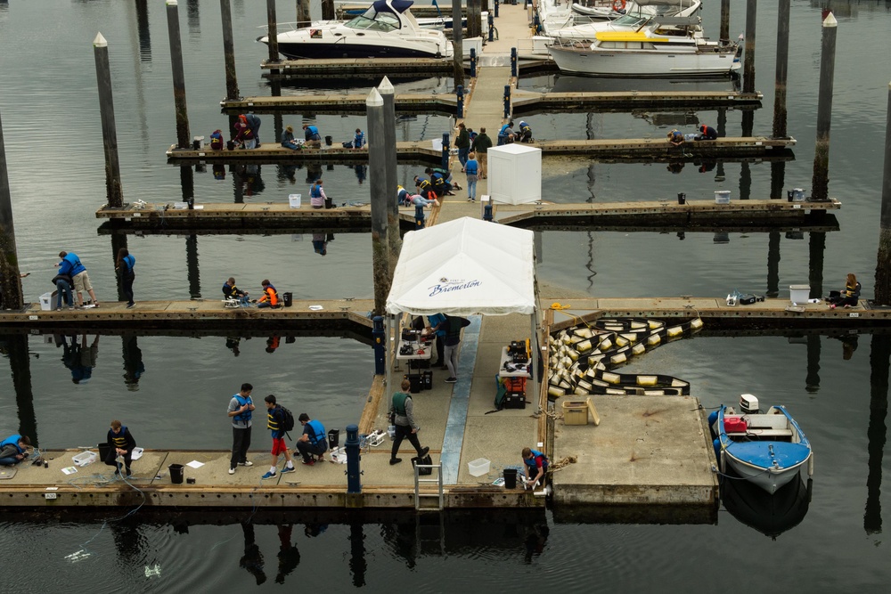 PSNS Teams With NUWC to Help Students Explore Marine Life