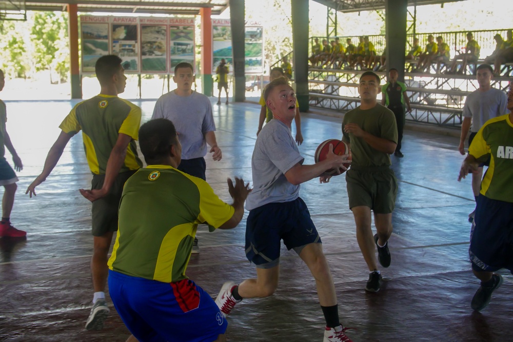 Balikatan 18: U.S. Marines, Airmen play basketball with Philippine Soldiers