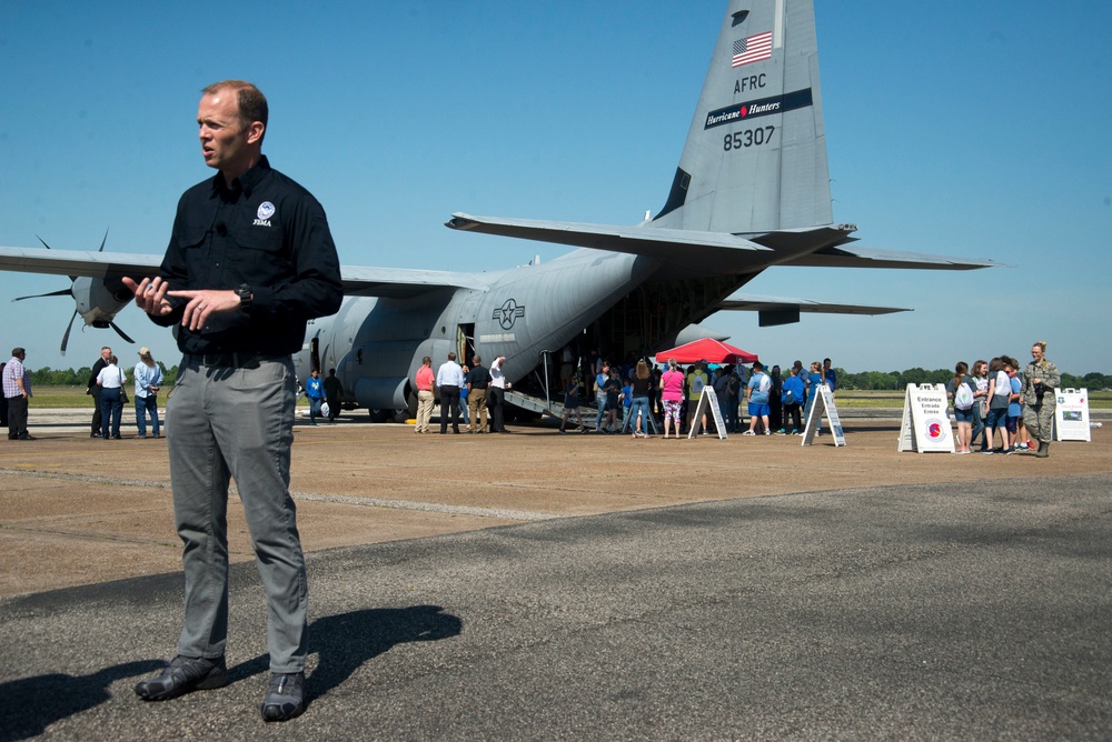 FEMA Administrator Visits NOAA’s Hurricane Awareness Tour