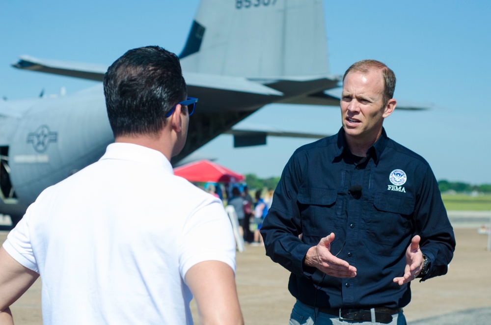 FEMA Administrator Visits NOAA’s Hurricane Awareness Tour