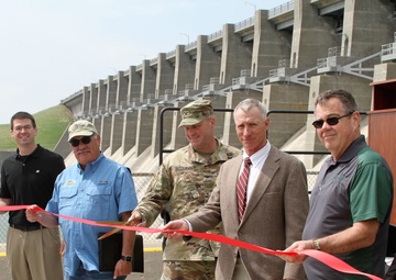 Harlan County Lake gains improved tainter gates for safety of dam