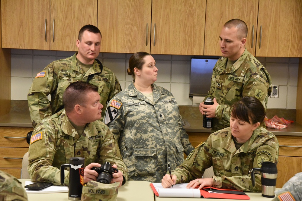 North Dakota National Guard Soldiers learn unit public affairs representative skills