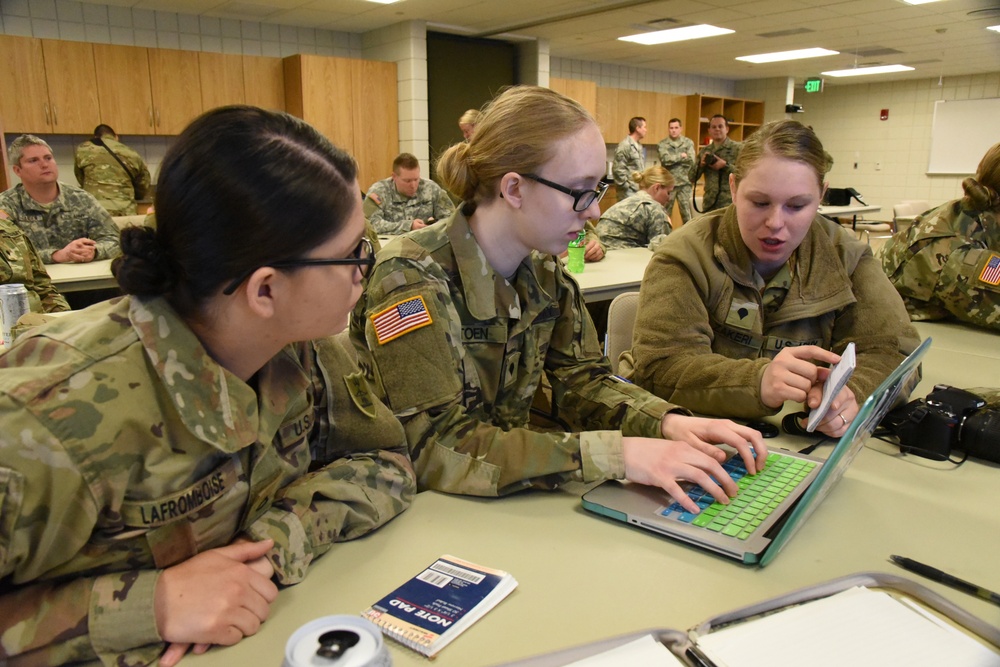 North Dakota National Guard Soldiers learn unit public affairs representative skills