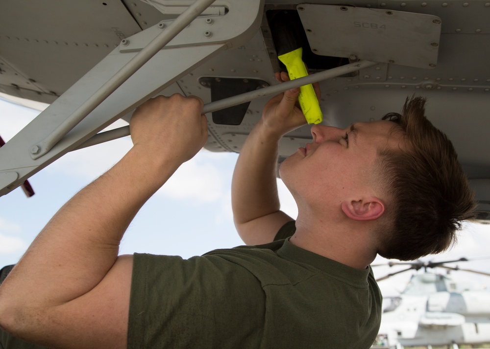 Mechanics ensure helicopters are corrosion-free