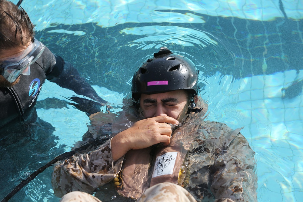 Marines in Hawaii participate in helo dunker course