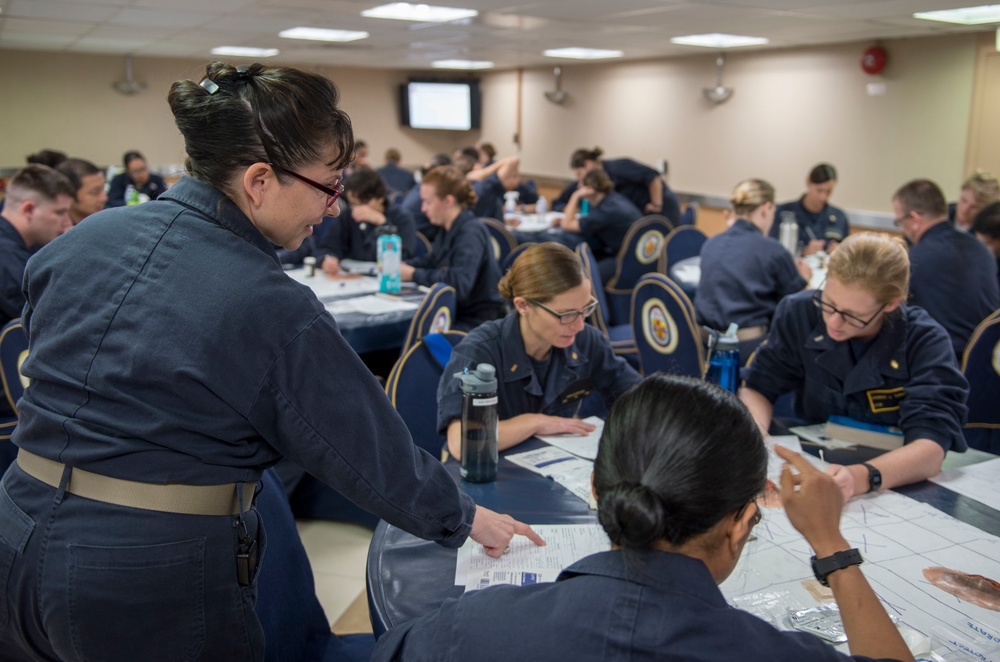 Sailors conduct wound care course aboard USNS Mercy