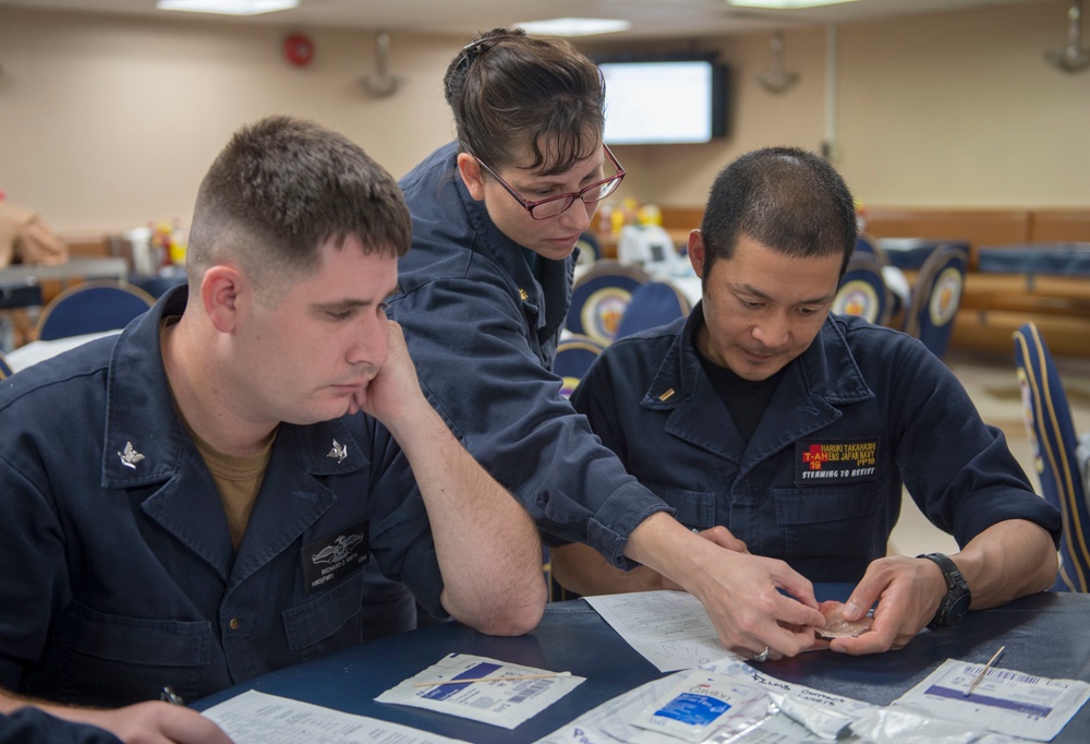 Sailors conduct wound care course aboard USNS Mercy