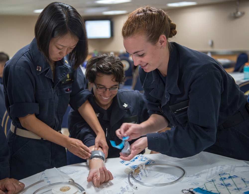 Sailors conduct wound care course aboard USNS Mercy