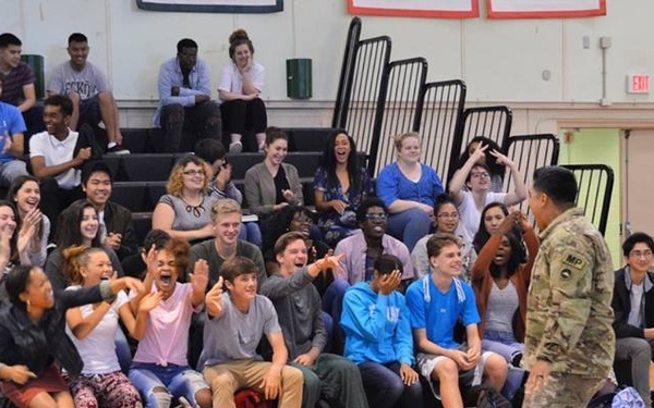 10th SG(R) Soldiers Teach Resiliency Skills to KHS Seniors