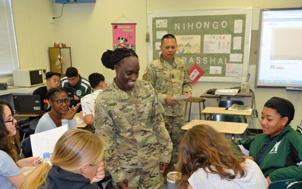 10th SG(R) Soldiers Teach Resiliency Skills to KHS Seniors