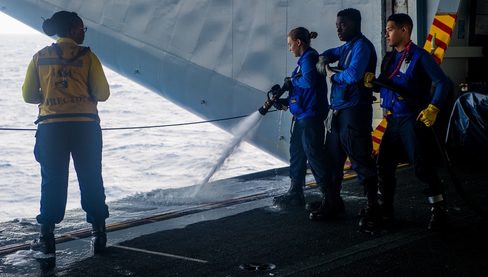 USS Ronald Reagan (CVN 76)