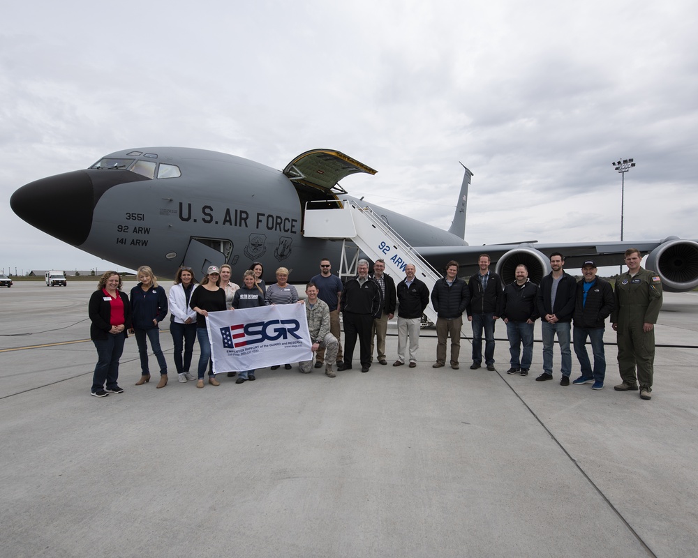 141st ARW and Washington ESGR host &quot;Boss Lift&quot;