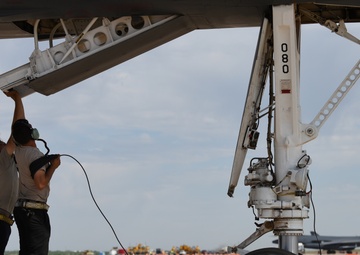 Crew Chiefs key to B-1 mission