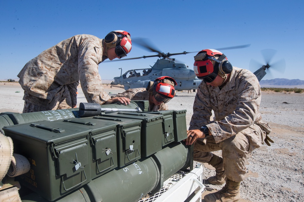 Marines with HMLA-367 Utilize A FARP During ITX 3-18