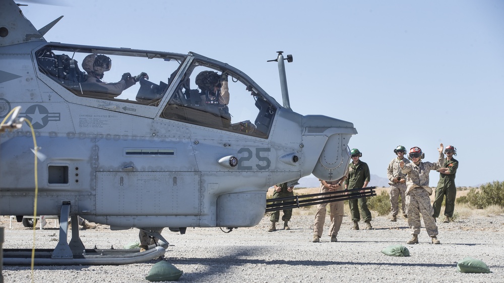 Marines with HMLA-367 Utilize A FARP During ITX 3-18