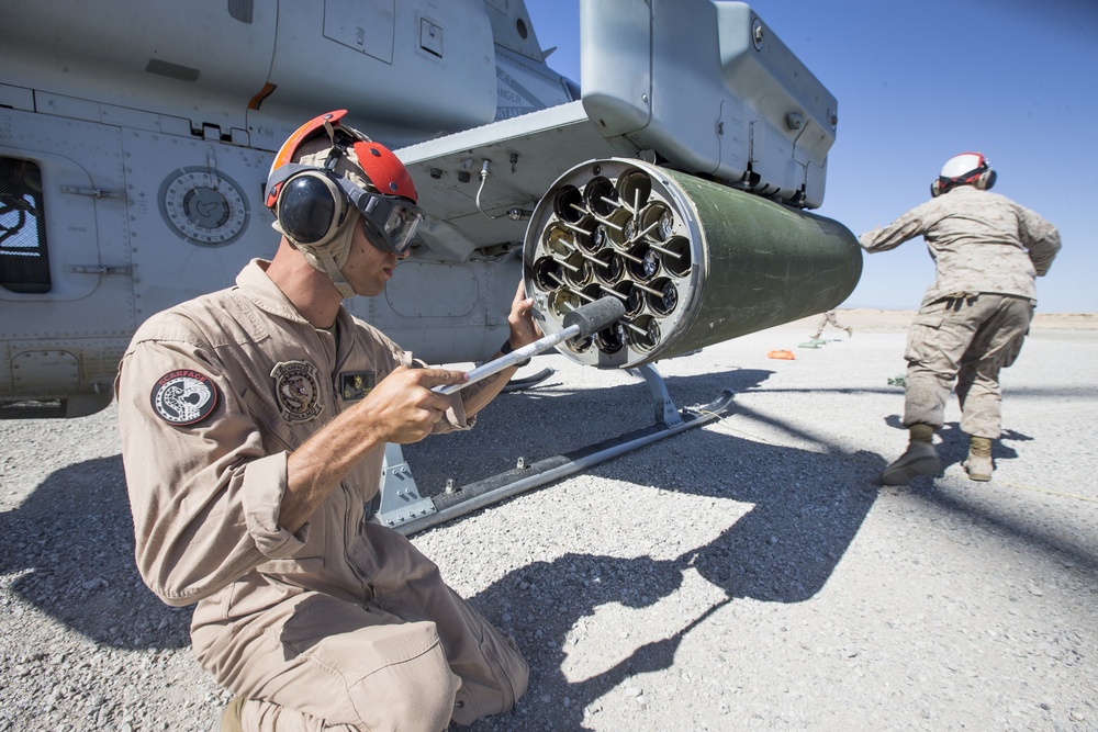 Marines with HMLA-367 Utilize A FARP During ITX 3-18