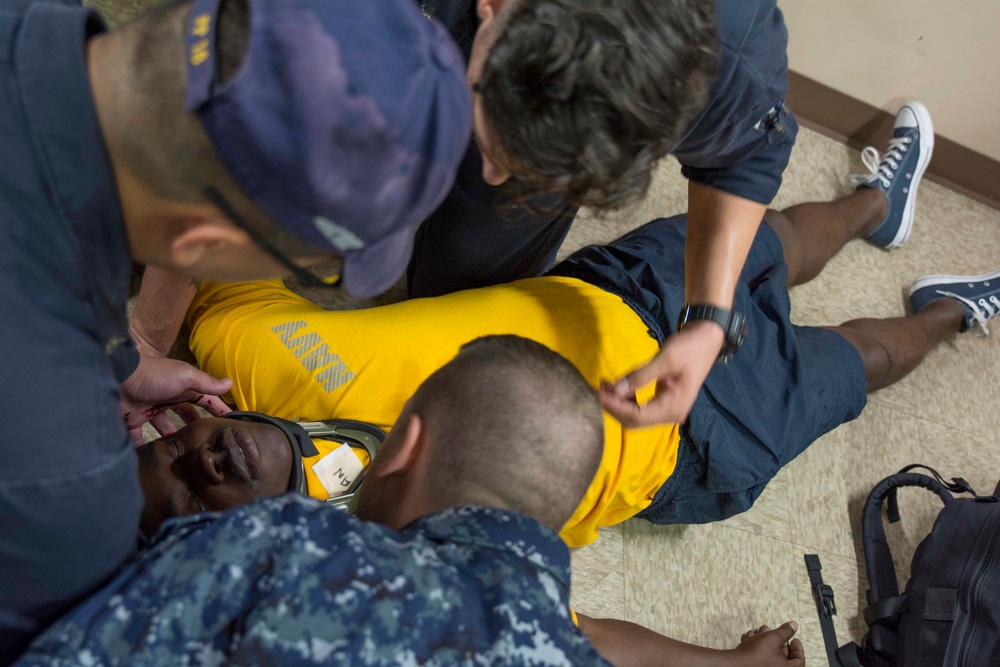 PP18 ships conduct Passing Exercise with HMCS Vancouver