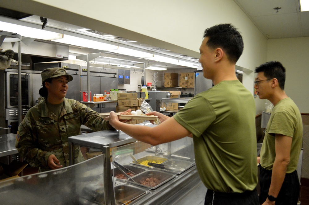 25th ID cooks up chow for Tiger Balm 18