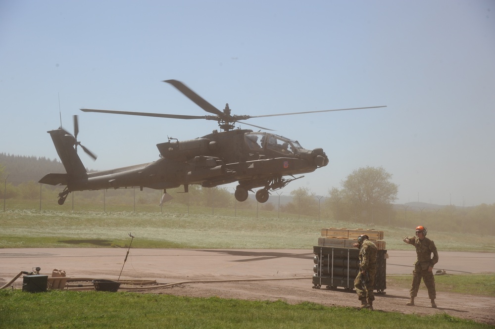 Apache AH-64 Helicopter Gunnery