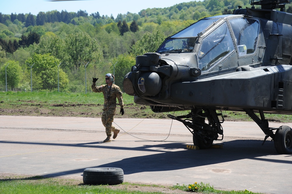 Apache AH-64 Helicopter Gunnery