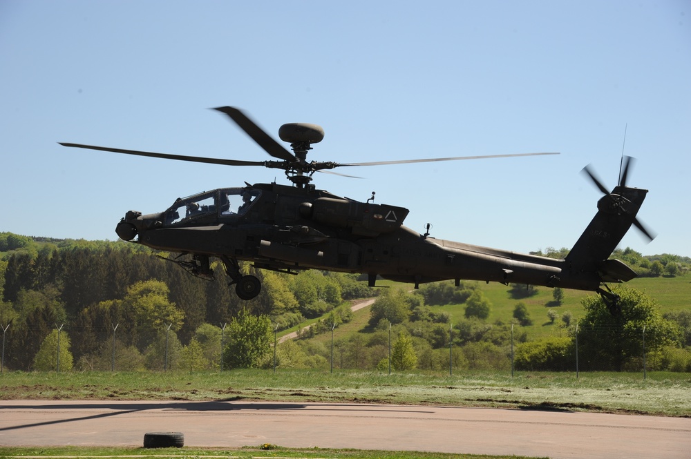 Apache AH-64 Helicopter Gunnery