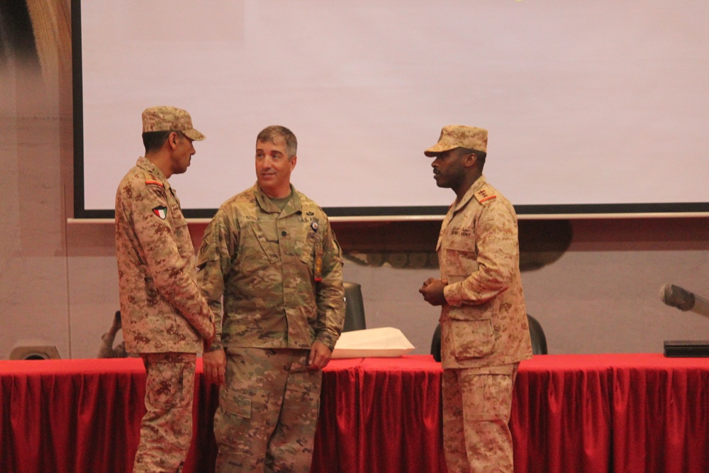 Combined engineer event trains Kuwait Land Forces, U.S. 2nd Brigade, 1st Armored Division soldiers