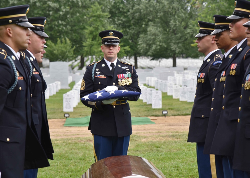 DVIDS - Images - Army Sgt. Edward Saunders Funeral [Image 23 of 27]