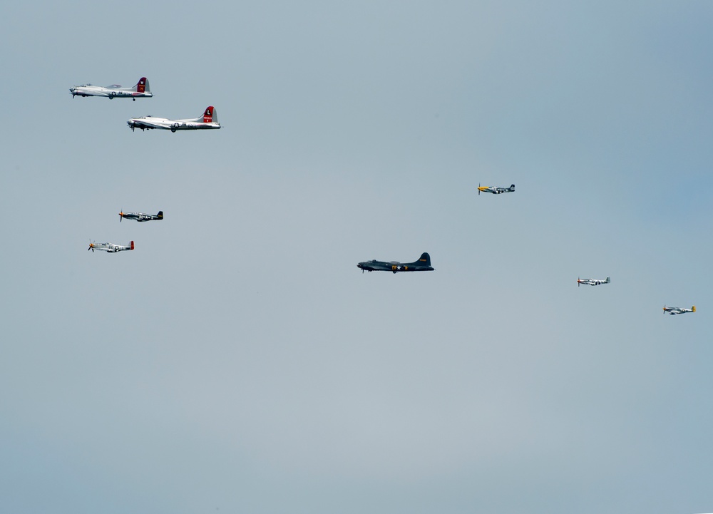B-17s and Mustangs buzz Wright-Patt