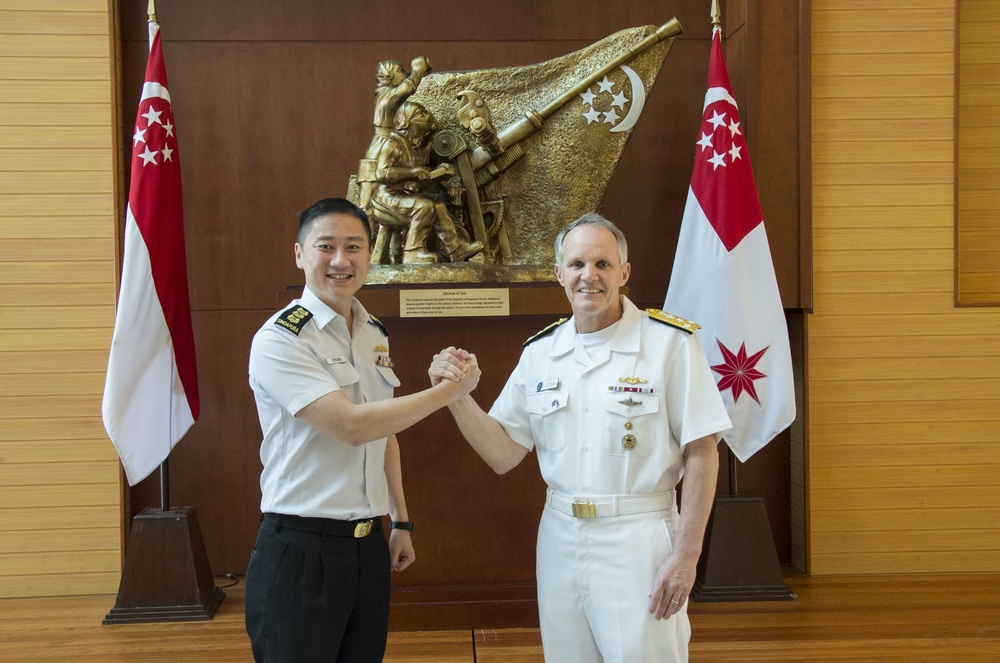 U.S. 7th Fleet hosts bilateral staff taks in Singapore