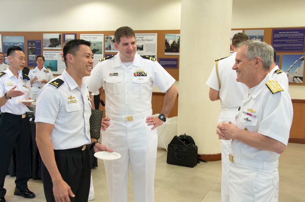 U.S. 7th Fleet hosts bilateral staff talks in Singapore