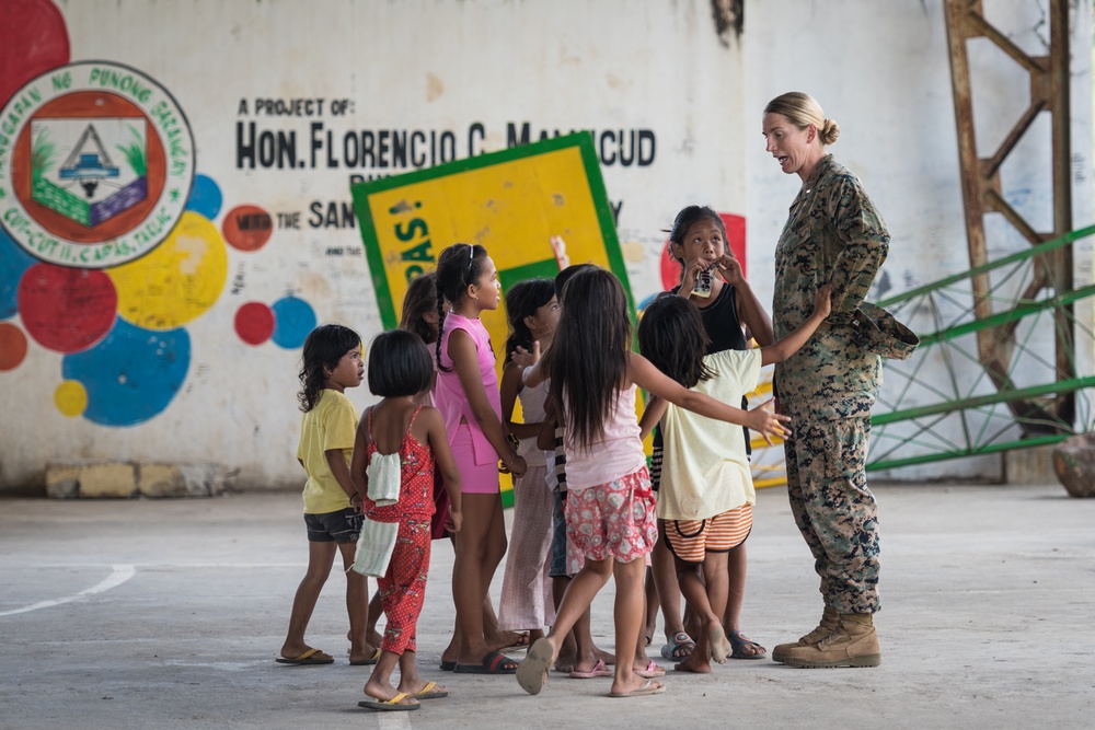 Balikatan 18: U.S. Marines Play Basketball With Philippine Army Soldiers