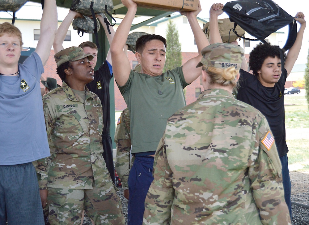 Future Soldiers get glimpse of basic training